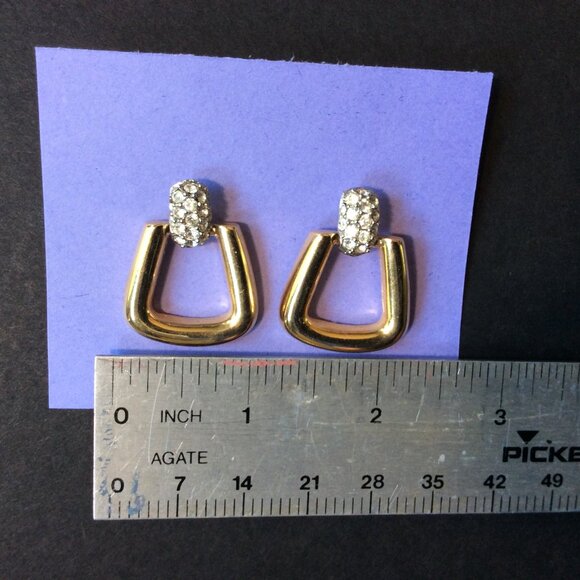Bringing back the Bling—'80s style Earrings! ✨💎 #ThrowbackJewels #VintageGlam - Picture 4 of 4